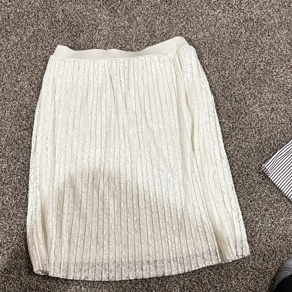 Elegant White Pleated Skirt